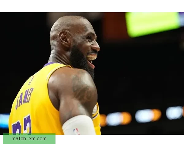 湖人冲冠气氛高涨四十一岁詹姆斯失眠仍率队出战全队响应拼劲十足